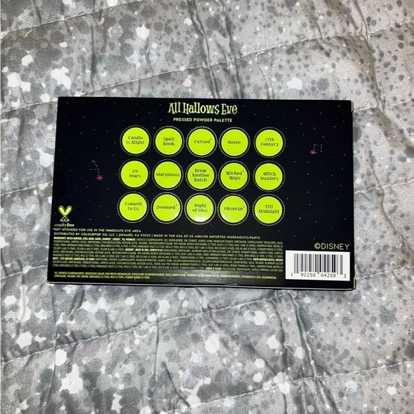 Disney HOCUS POCUS 2 ALL HALLOWS EVE PRESSED POWDER PALETTE NIB - Picture 4 of 5